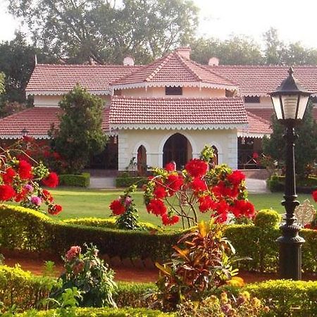 Welcomheritage Golf View Pachmarhī Exterior foto